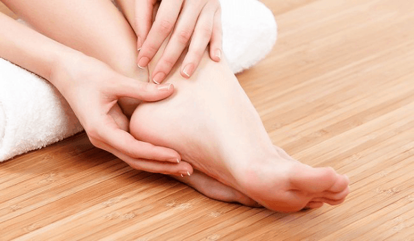 Tê bì tay chân thường xuyên có nguy hiểm không?